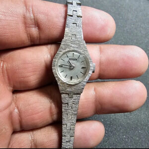Vintage Citizen Ladies Cocktail Watch Mechanical Wind Silver Tone Working 9B-7